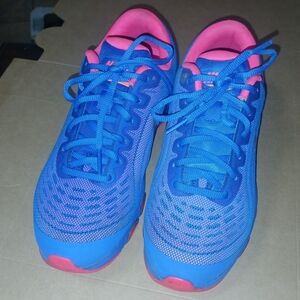 Nike Women's Blue and Pink Athletic Shoes